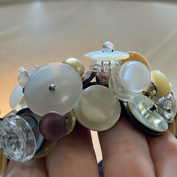 Button Bracelet - Picture 3 of 9